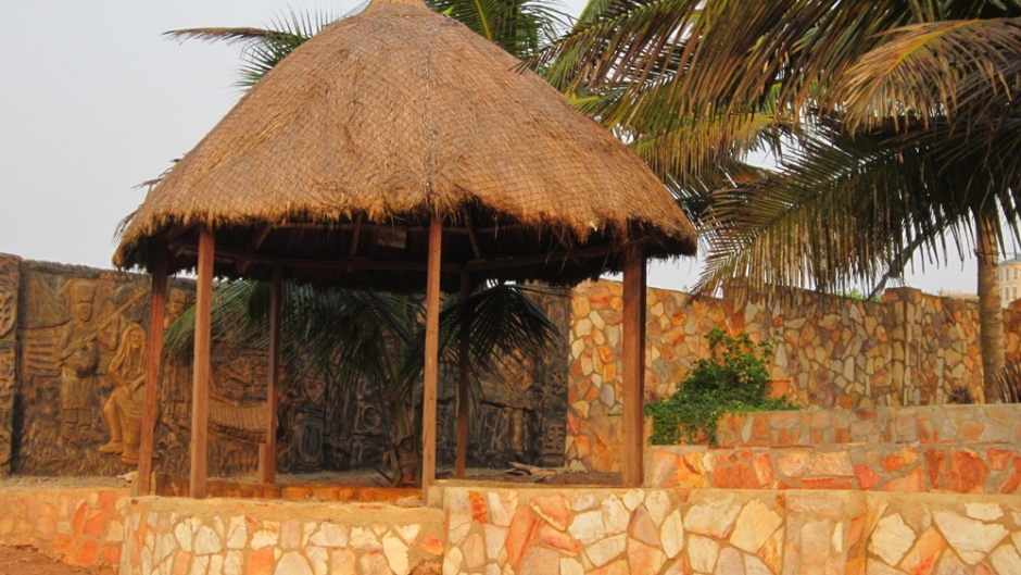 asaasi yaa beach resort summer hut